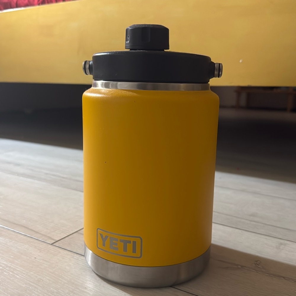 Used in excellent condition yeti